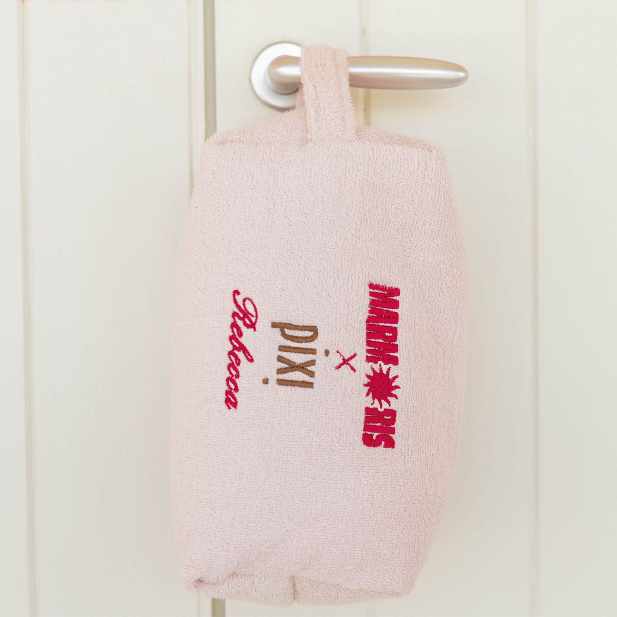 Marmoris X Pixi Beauty Bag